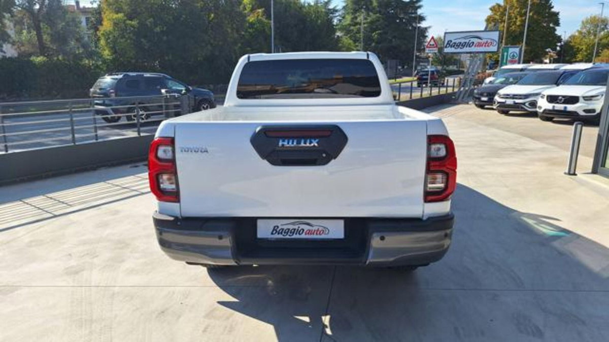 Toyota Hilux 2.8 D A/T 4WD porte Double Cab Invincible (17)