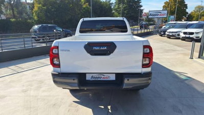 Toyota Hilux 2.8 D A/T 4WD porte Double Cab Invincible (17)