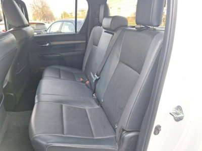 Toyota Hilux 2.8 D A/T 4WD porte Double Cab Invincible (3)