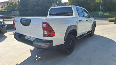 Toyota Hilux 2.8 D A/T 4WD porte Double Cab Invincible (4)