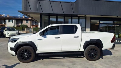 Toyota Hilux 2.8 D A/T 4WD porte Double Cab Invincible (7)