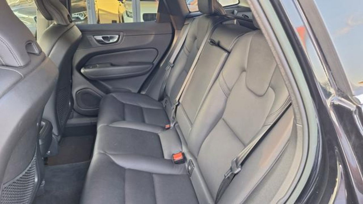 Volvo XC60 B4 (d) AWD automatico Core N1 (3)