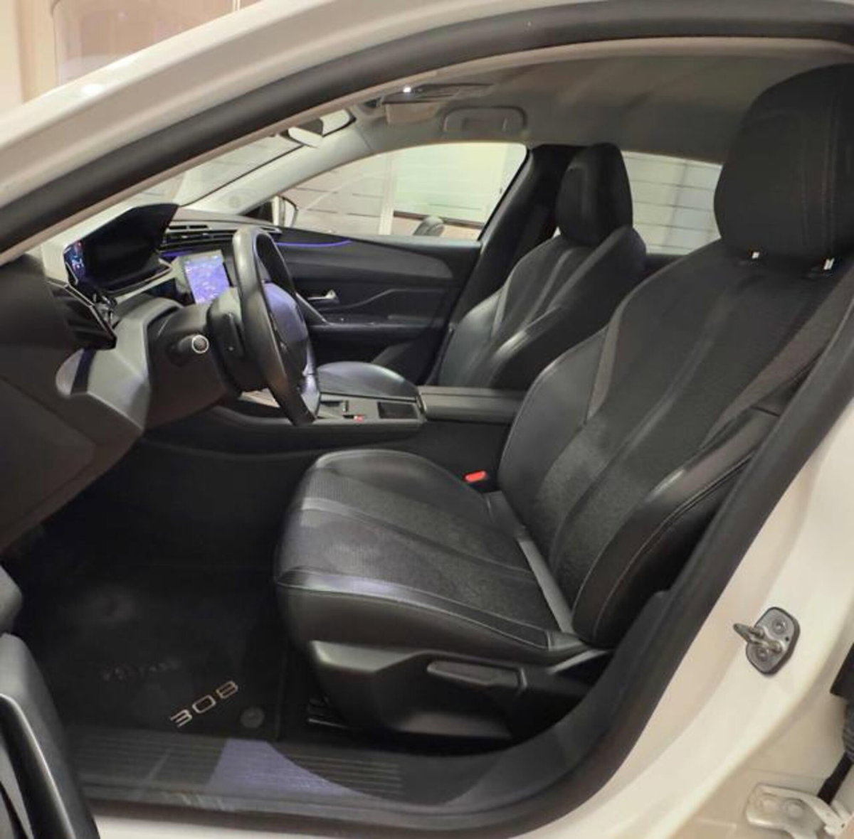 Peugeot 308 BlueHDi 130 S&S EAT8 Allure Pack (8)