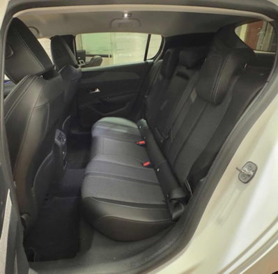 Peugeot 308 BlueHDi 130 S&S EAT8 Allure Pack (9)