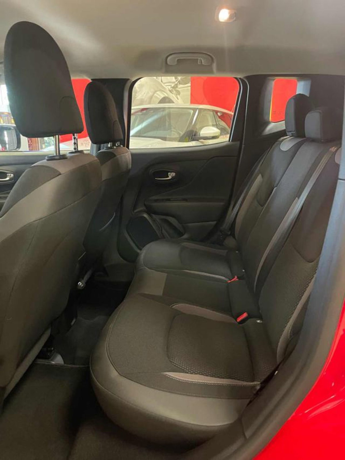 Jeep Renegade 1.6 Mjt 130 CV Longitude (8)