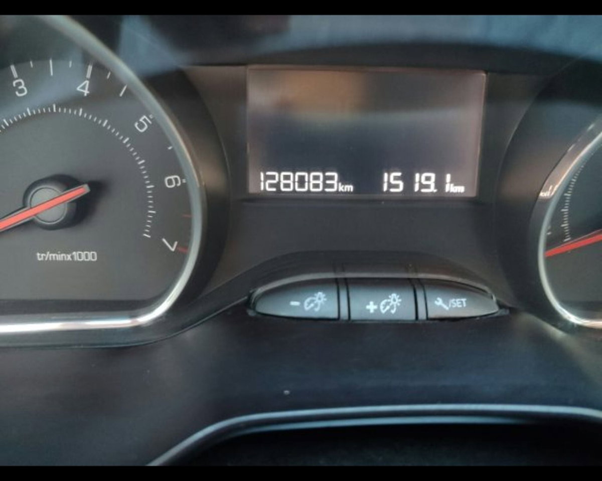 Peugeot 208 82 5 porte Active (12)