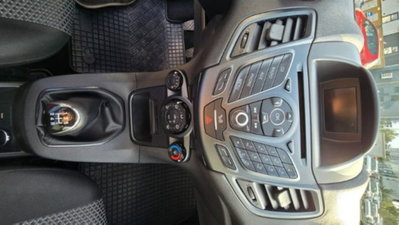 Ford Fiesta 1.5 TDCi 75CV 5 porte (11)