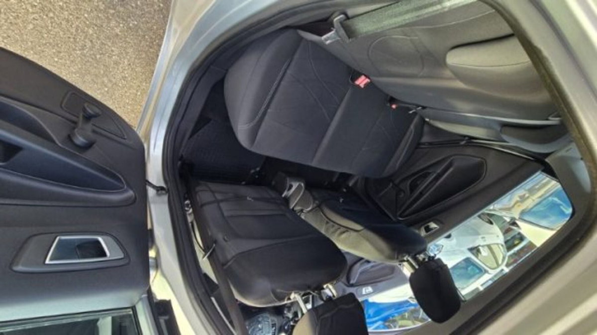 Ford Fiesta 1.5 TDCi 75CV 5 porte (14)