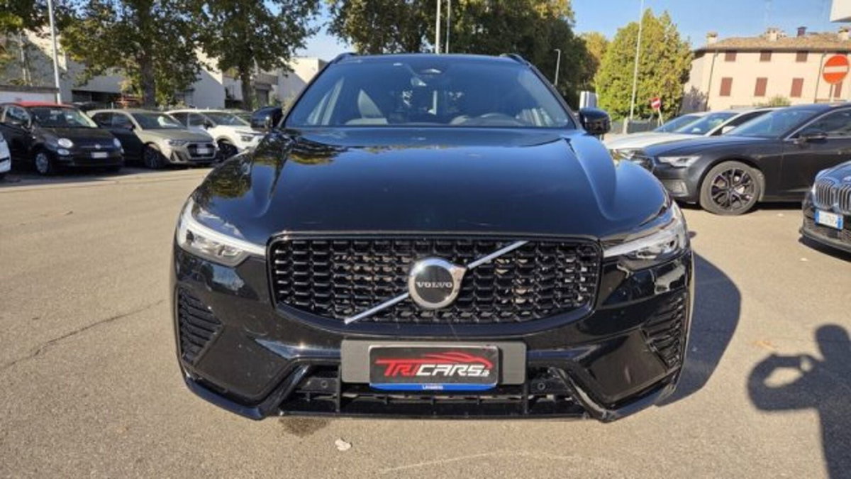 Volvo XC60 B4 automatico Plus Dark (2)