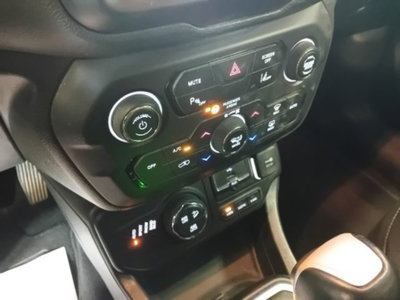 Jeep Renegade 1.3 T4 190CV PHEV 4xe AT6 Limited (11)