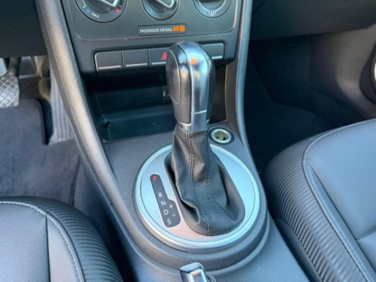 Volkswagen Maggiolino 2.0 TSI DSG Sport (10)