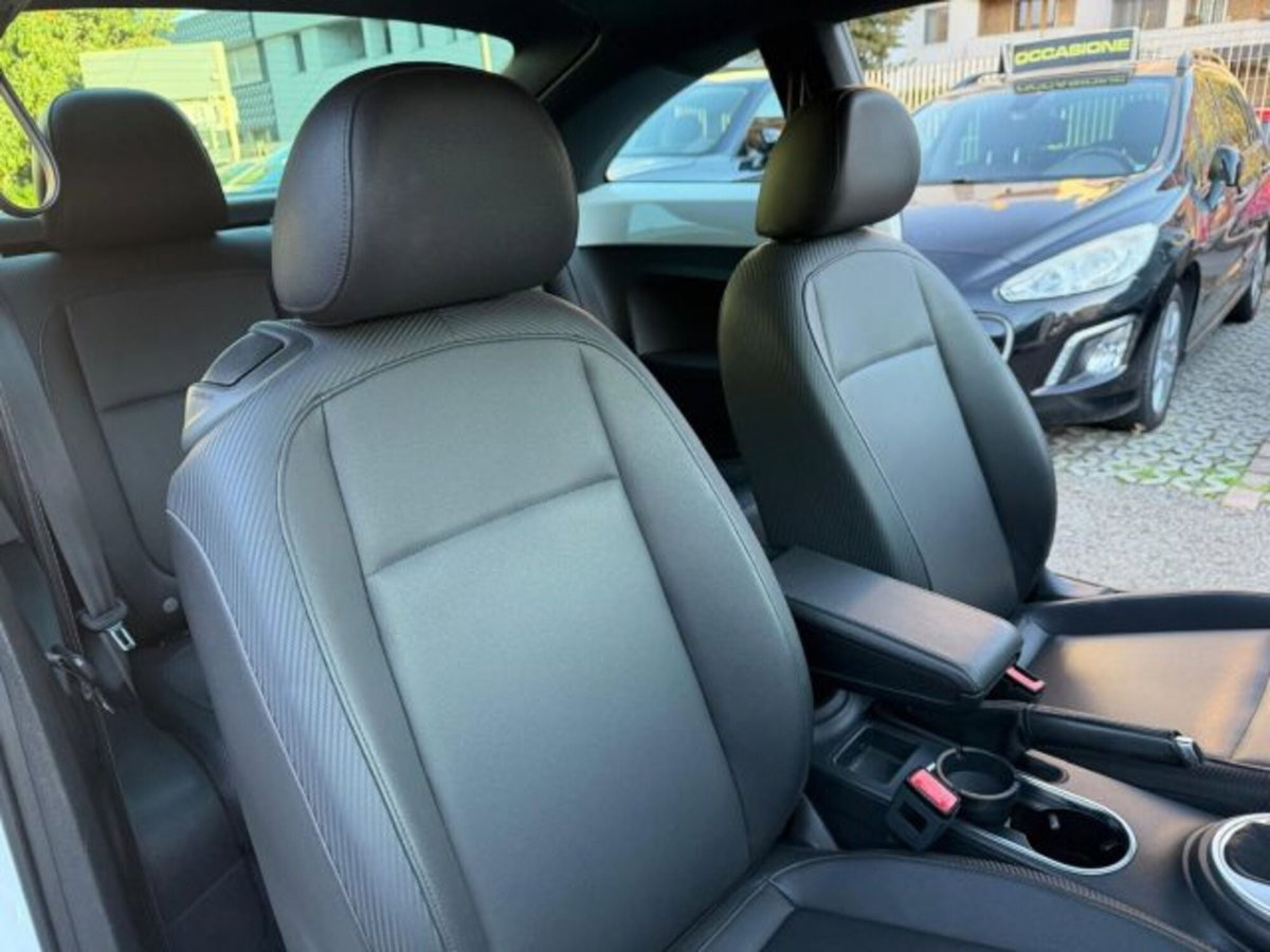 Volkswagen Maggiolino 2.0 TSI DSG Sport (11)