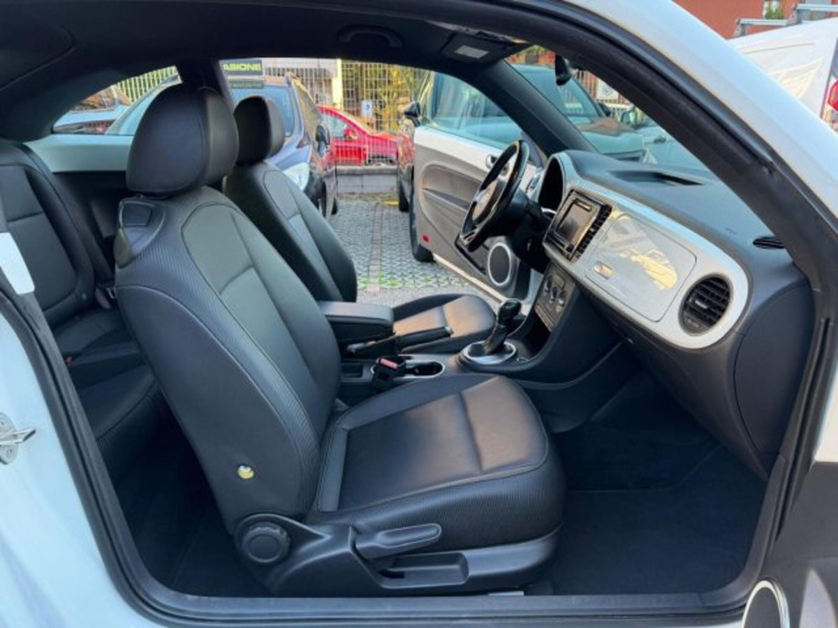 Volkswagen Maggiolino 2.0 TSI DSG Sport (13)