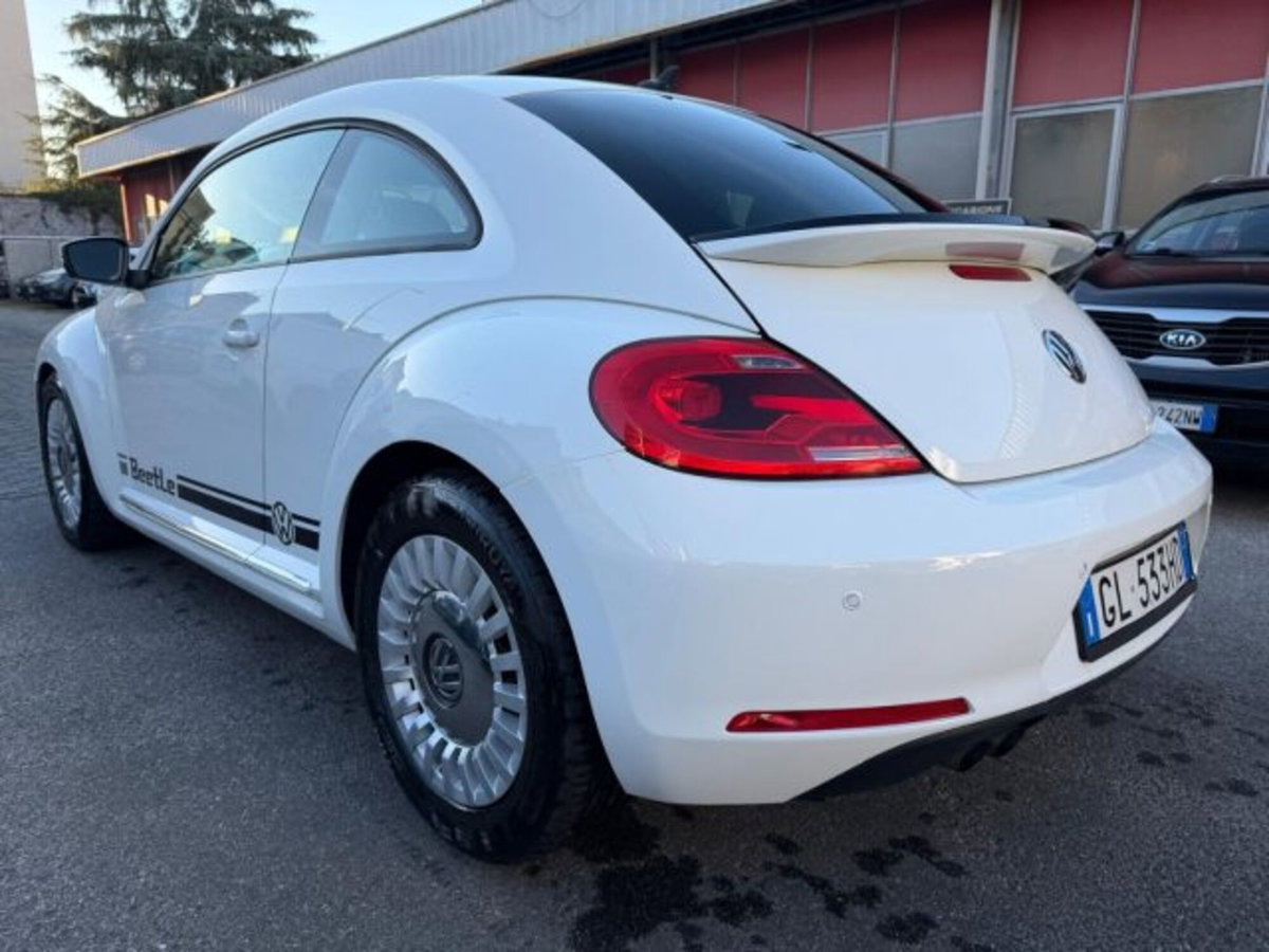 Volkswagen Maggiolino 2.0 TSI DSG Sport (7)