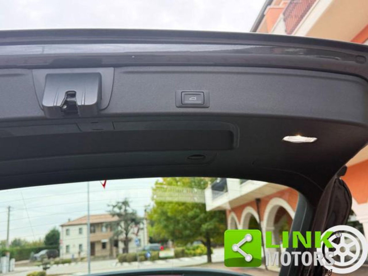 Audi A4 Avant 35 TDI/163 CV S tronic Business Advanced (16)
