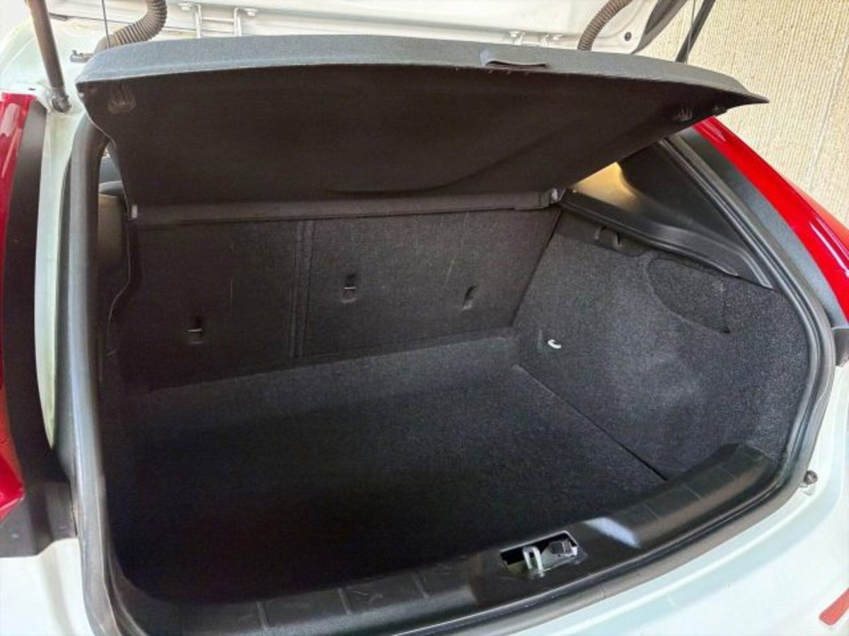 Volvo V40 D2 Kinetic N1 (14)