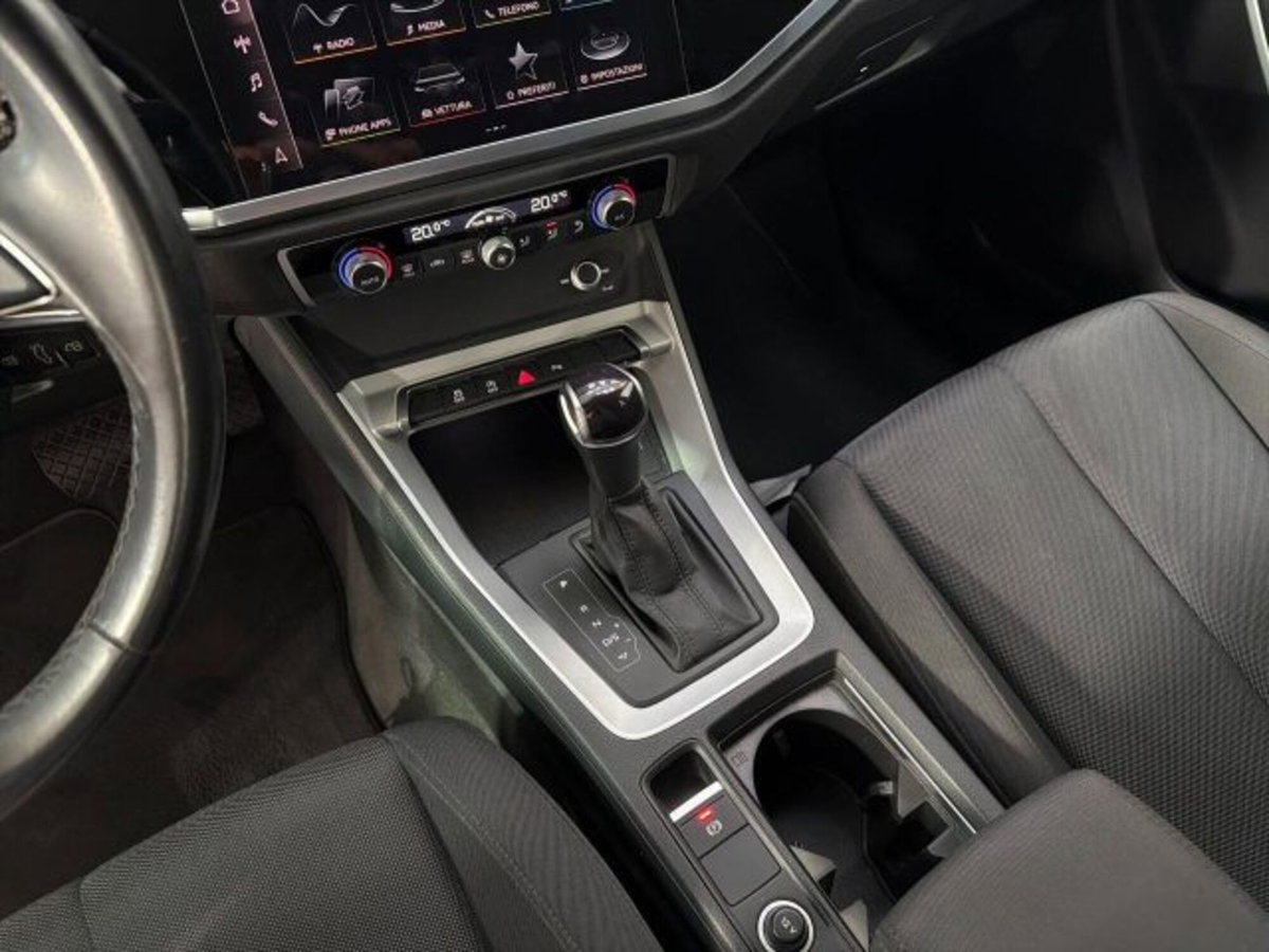Audi Q3 35 TDI quattro S tronic Business (11)