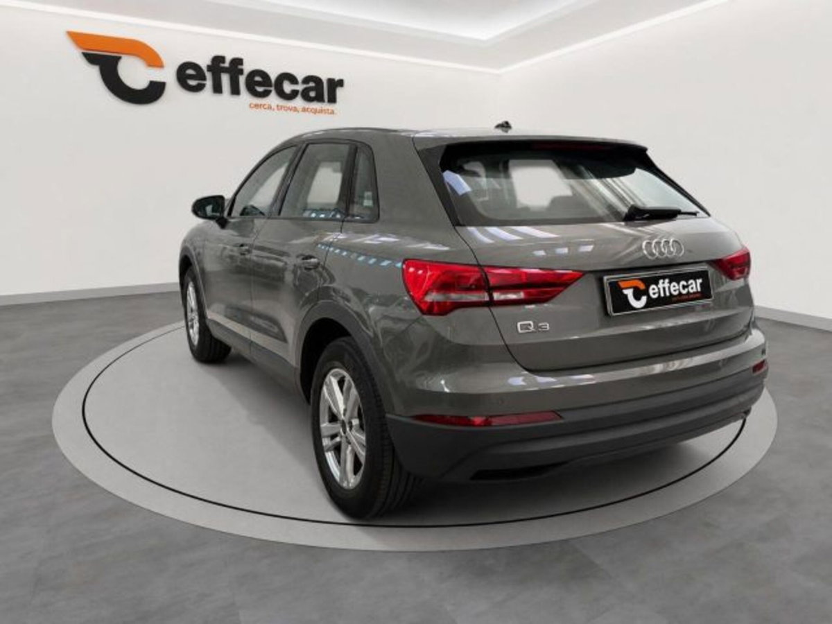 Audi Q3 35 TDI quattro S tronic Business (4)