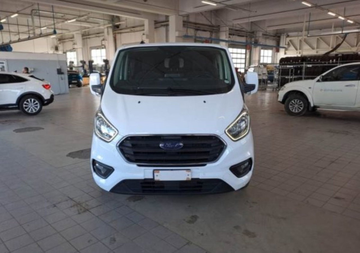 Ford Transit Custom Furgone 320 2.0 EcoBlue 130 PL-DC Furgone Titanium (2)