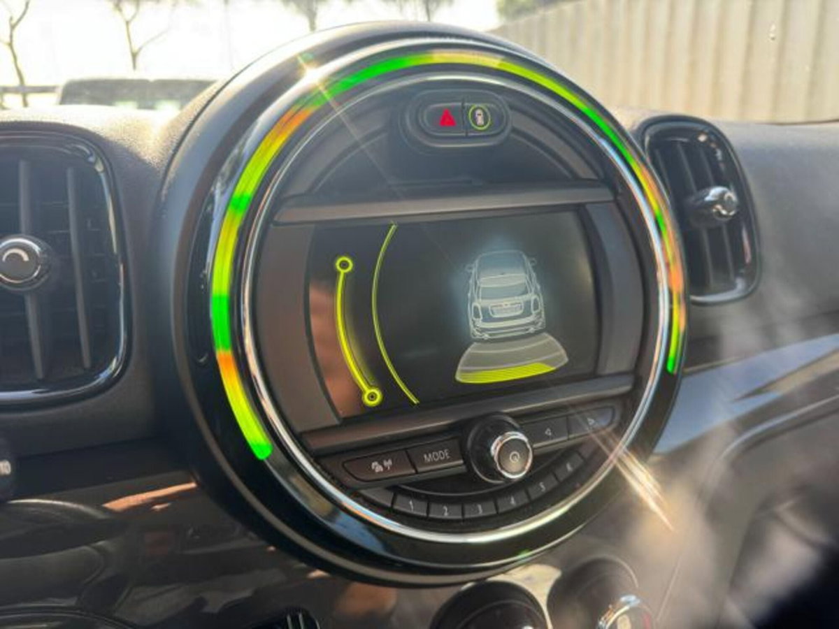MINI Mini Countryman 2.0 Cooper D Essential Countryman (8)