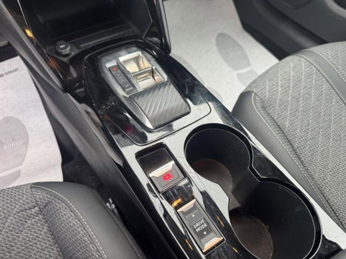 Peugeot 208 50 kWh Allure (8)