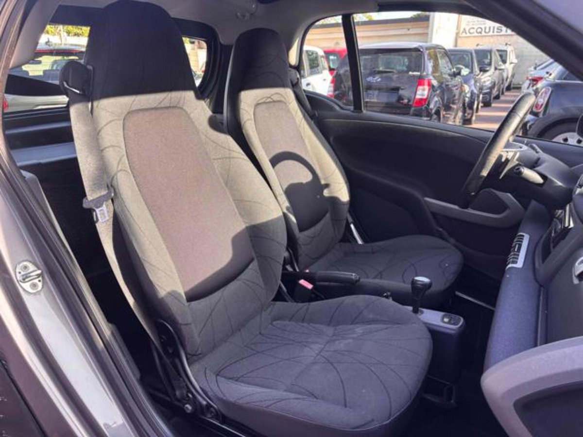smart Fortwo 1000 52 kW MHD coupé passion (11)