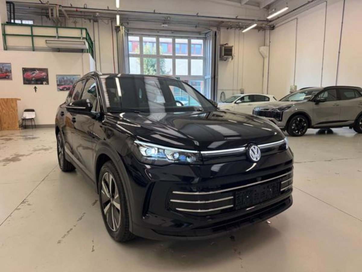 Volkswagen Tiguan 1.5 etsi Elegance 150cv dsg (3)