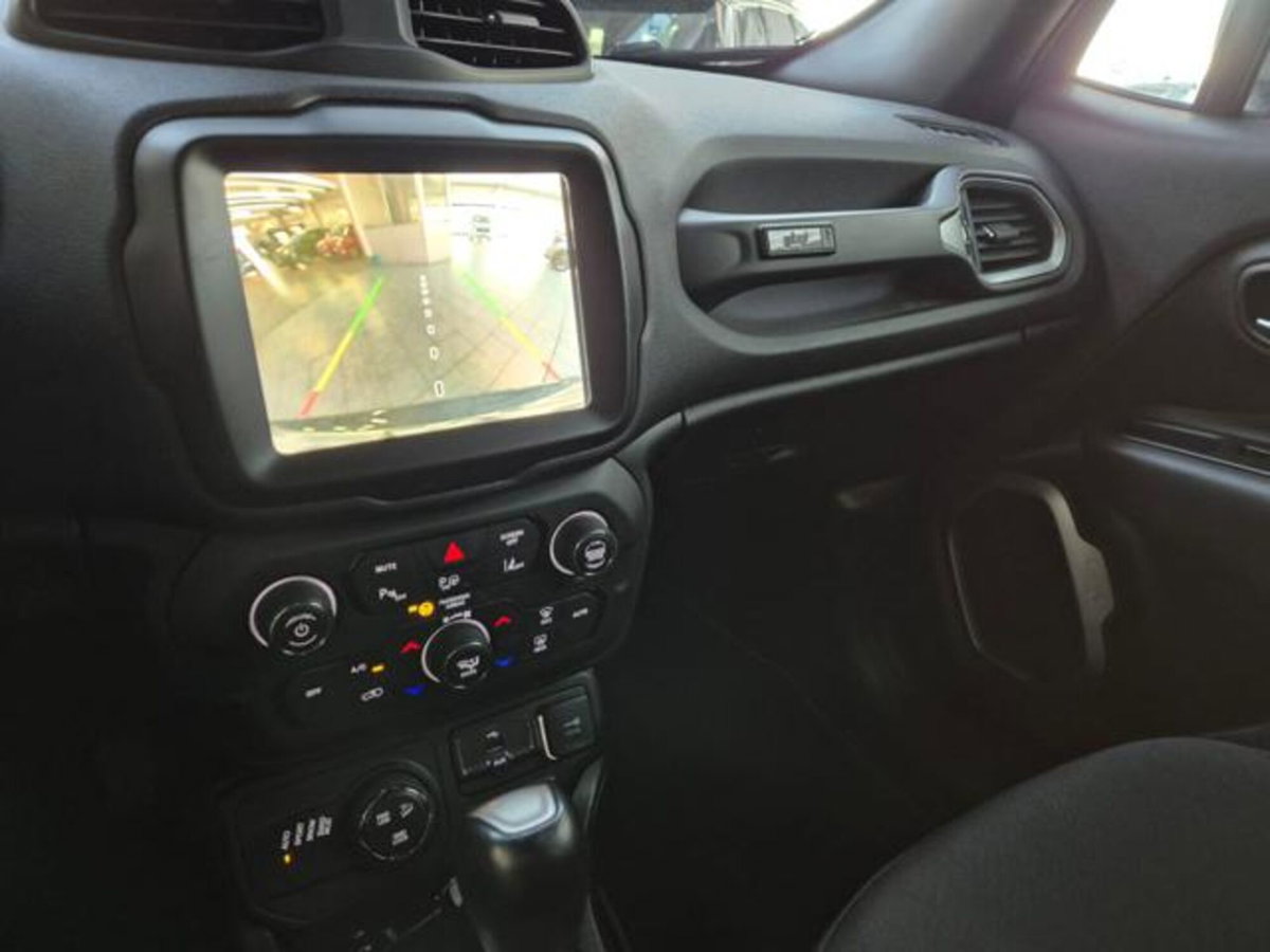 Jeep Renegade 1.3 T4 190CV PHEV 4xe AT6 80th Anniversary (13)