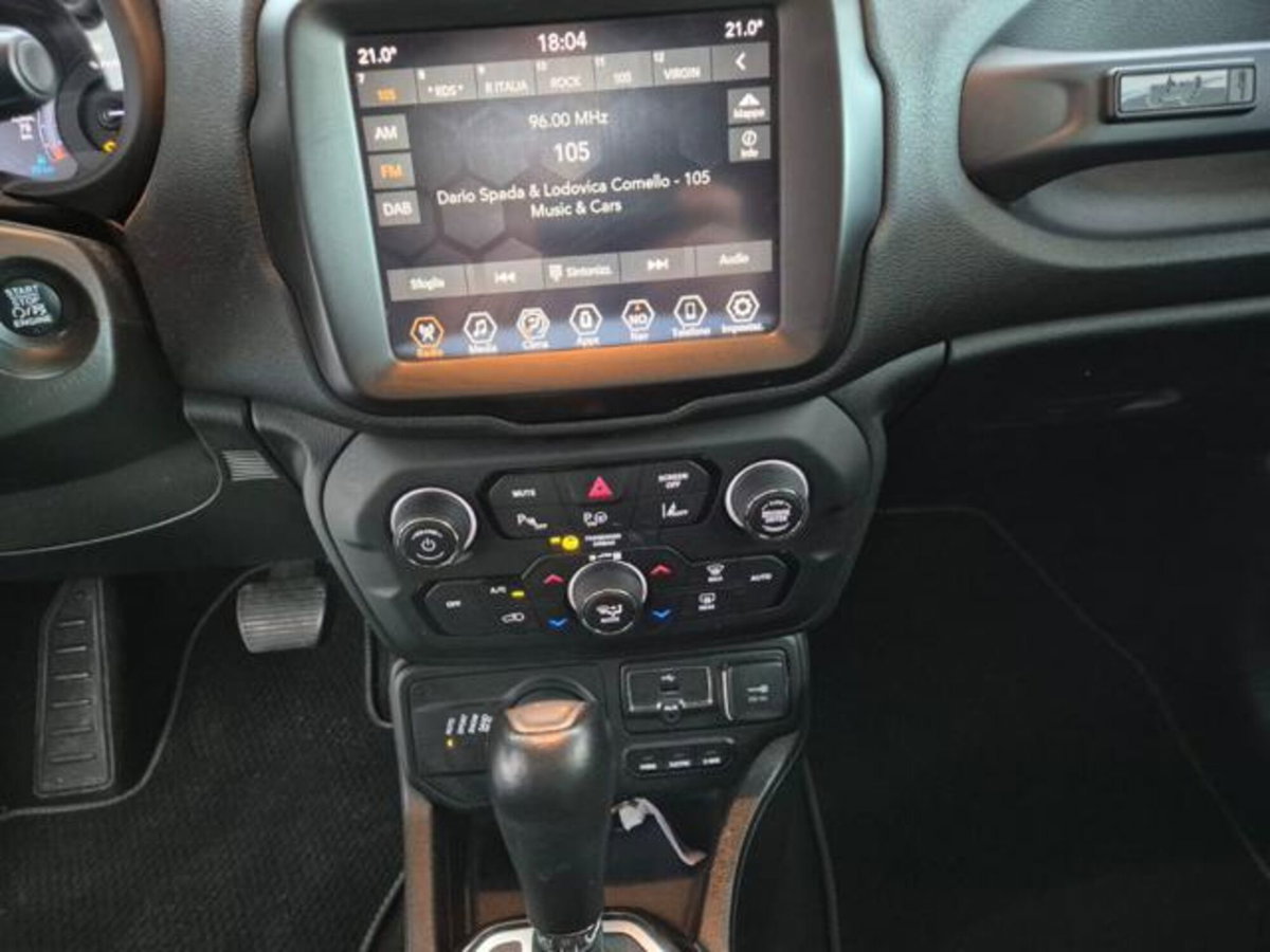 Jeep Renegade 1.3 T4 190CV PHEV 4xe AT6 80th Anniversary (9)