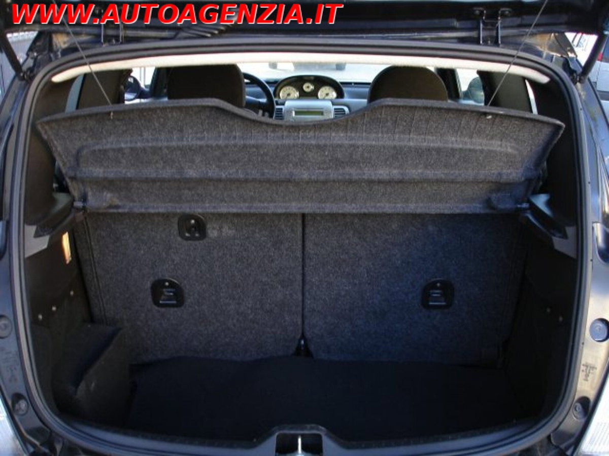 Lancia Ypsilon 1.4 Unyca Ecochic GPL (14)