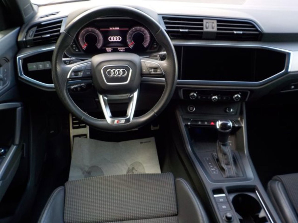 Audi Q3 2.0 TDI 150 CV S tronic S line Edition (6)