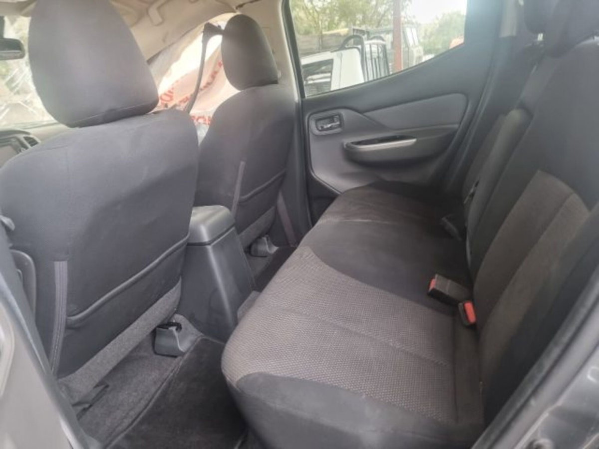 Mitsubishi L200 2.4 DI-D/181CV Double Cab Intense Hp Mivec SDA (13)