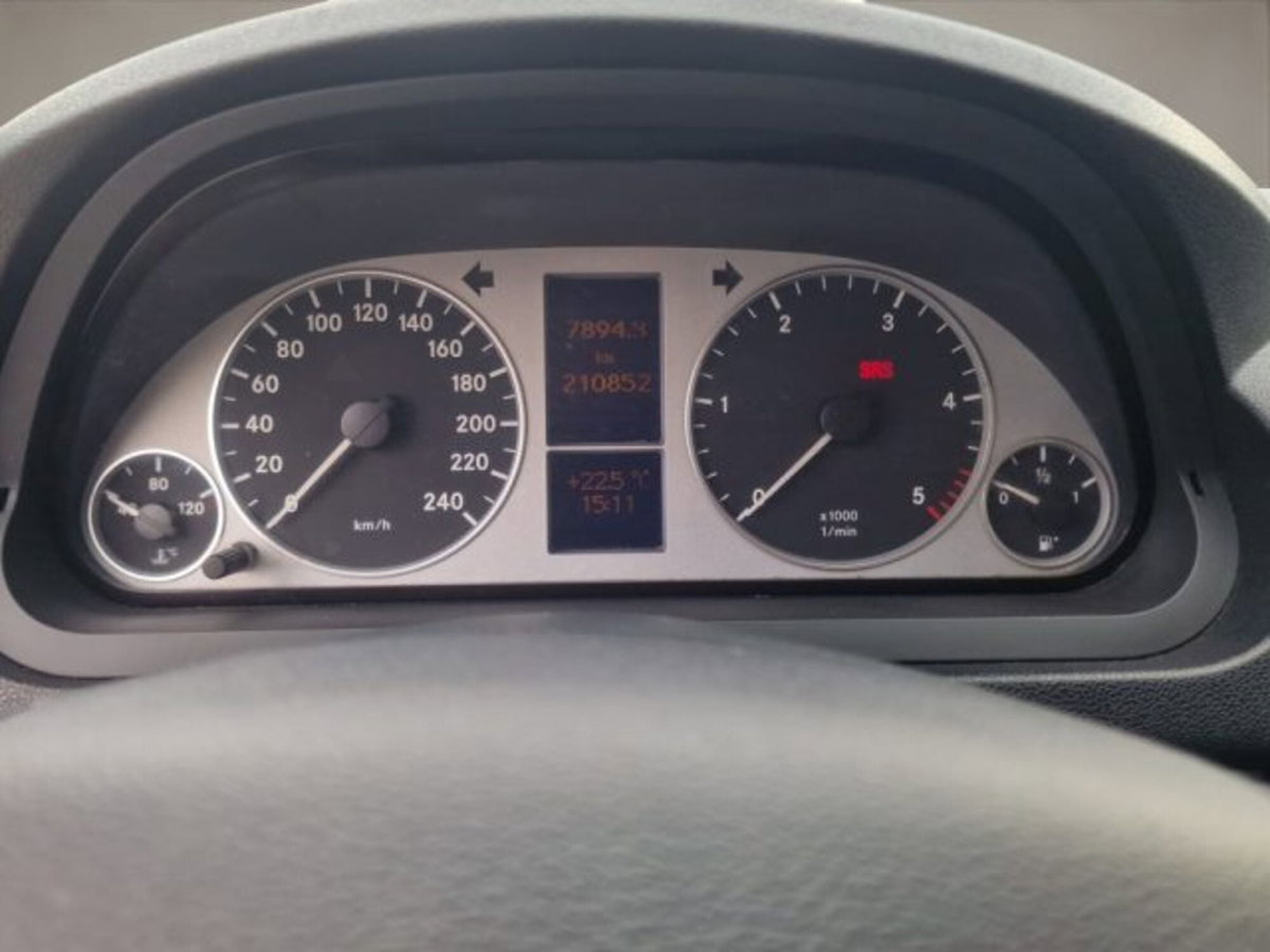 Mercedes-Benz Classe B 180 CDI Sport (11)