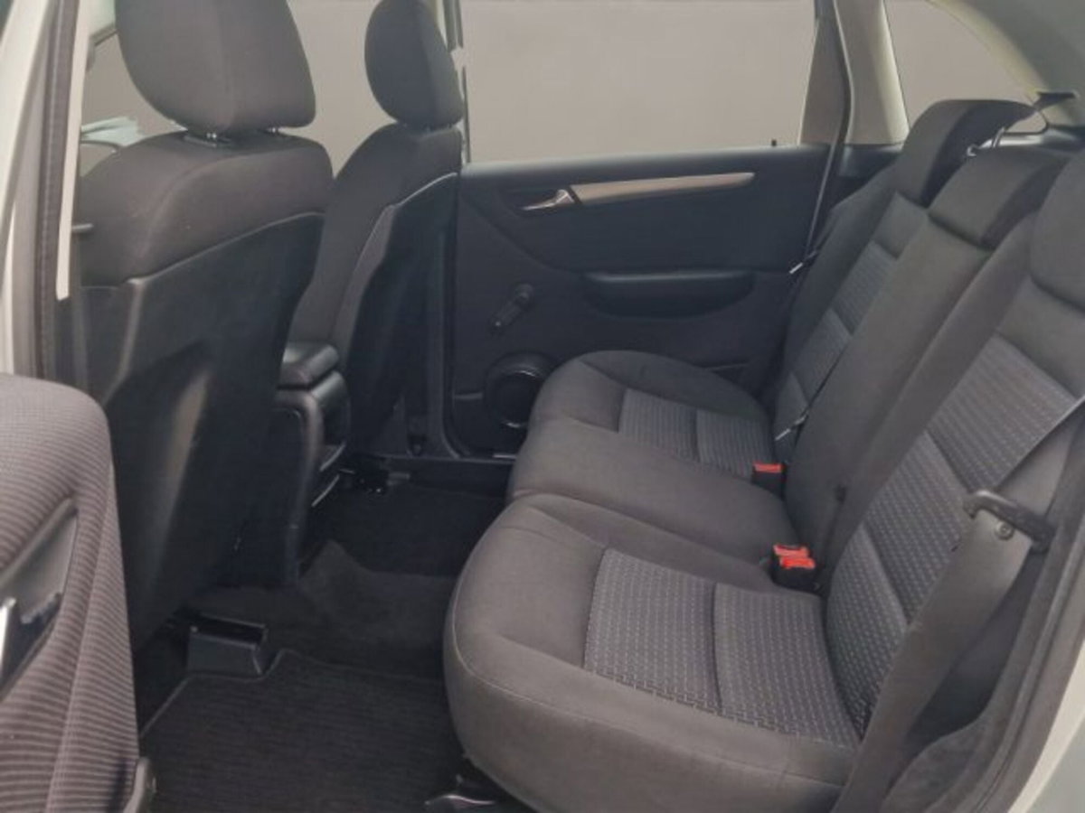 Mercedes-Benz Classe B 180 CDI Sport (13)