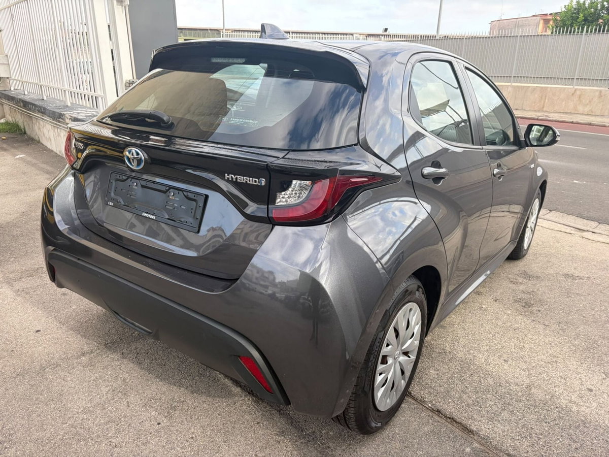 Toyota Yaris 1.5 Hybrid 5 porte Energy (6)