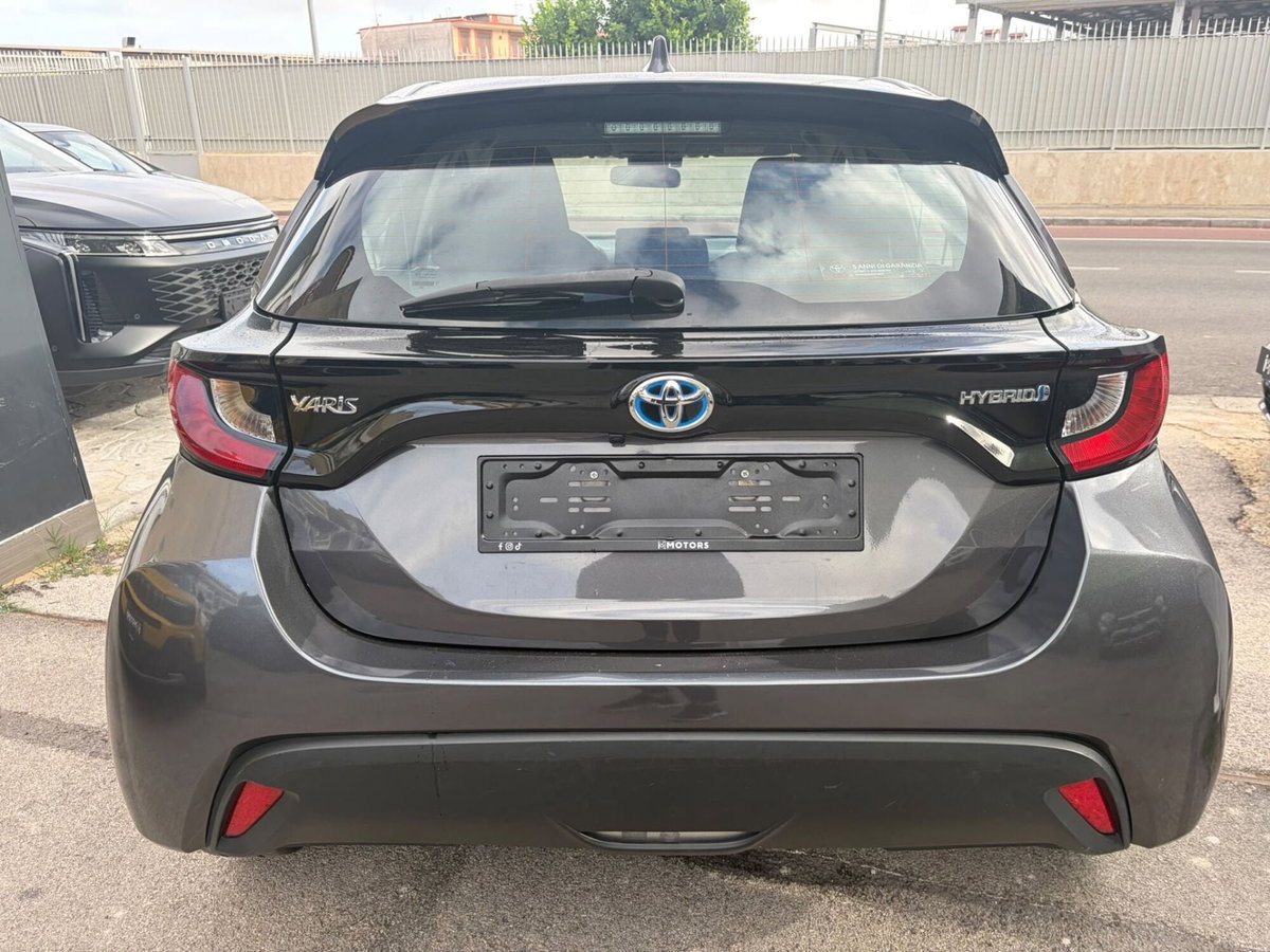 Toyota Yaris 1.5 Hybrid 5 porte Energy (8)