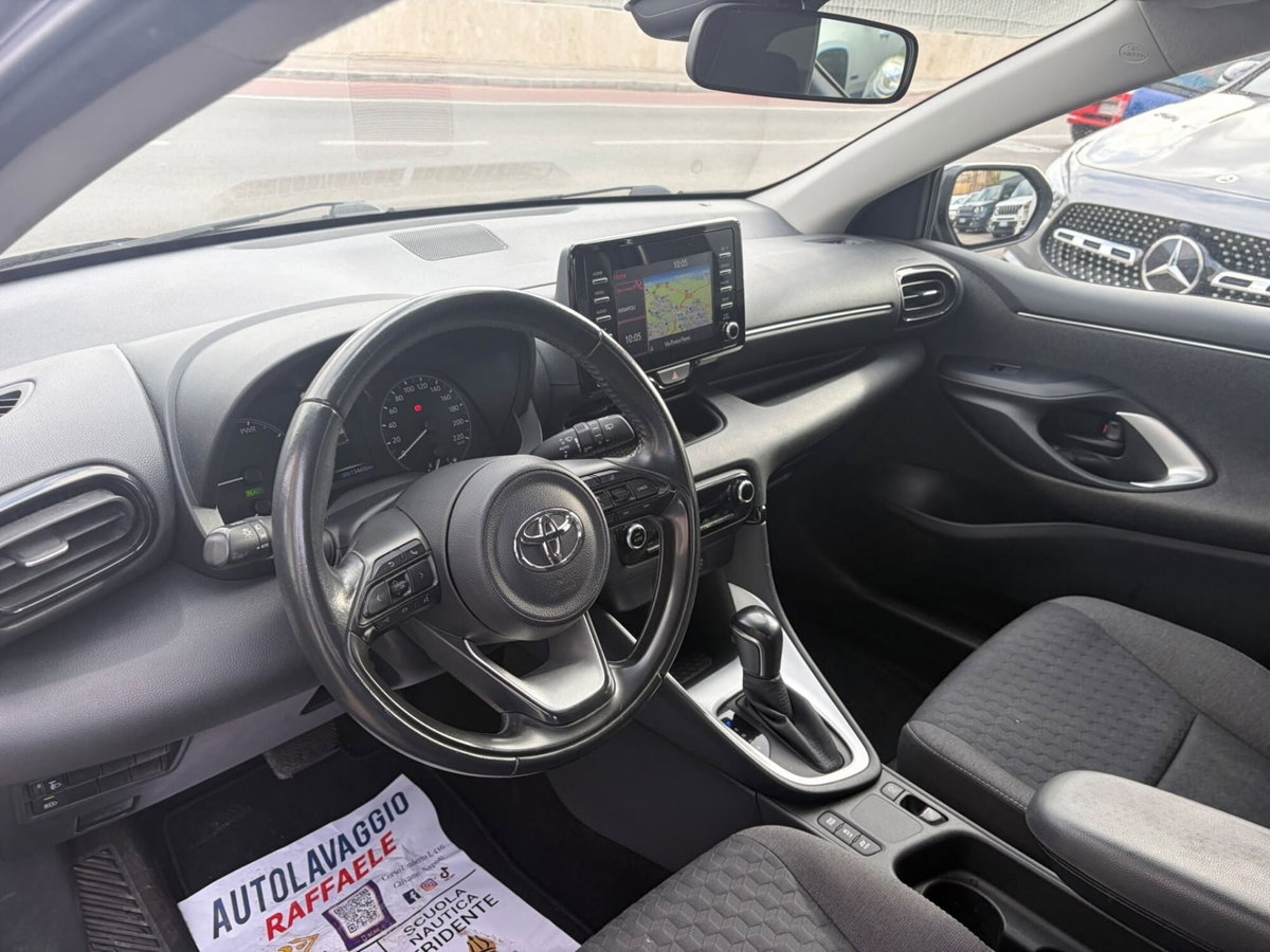 Toyota Yaris 1.5 Hybrid 5 porte Energy (9)