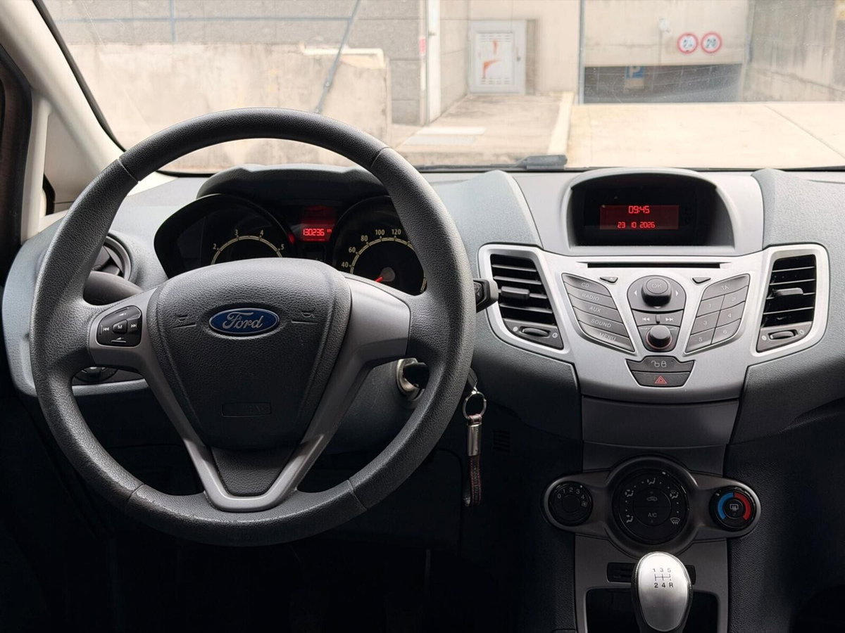 Ford Fiesta 1.2 82CV 5 porte (12)