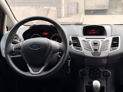 Ford Fiesta 1.2 82CV 5 porte (12)