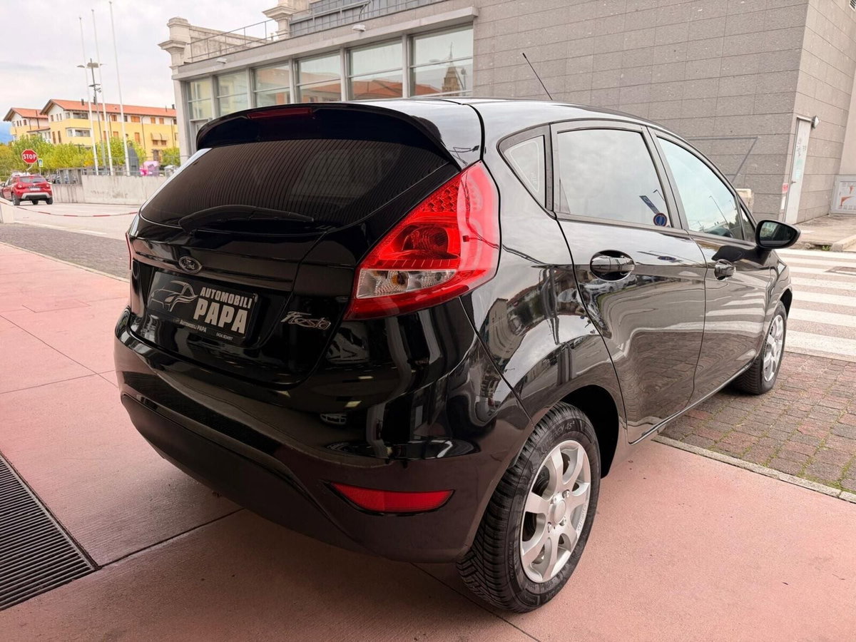 Ford Fiesta 1.2 82CV 5 porte (5)