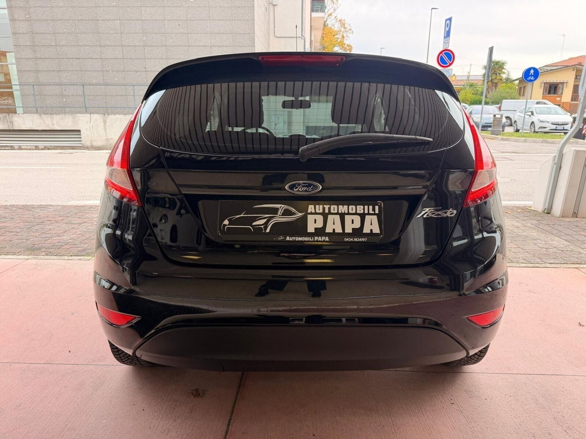 Ford Fiesta 1.2 82CV 5 porte (8)
