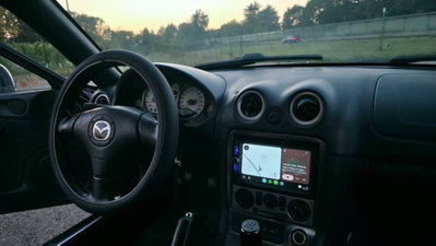 Mazda MX-5 1.8i 16V cat Backstage (11)