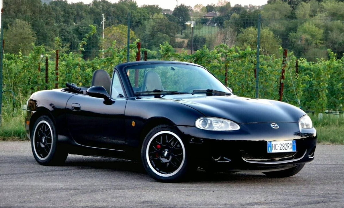 Mazda MX-5 1.8i 16V cat Backstage (17)