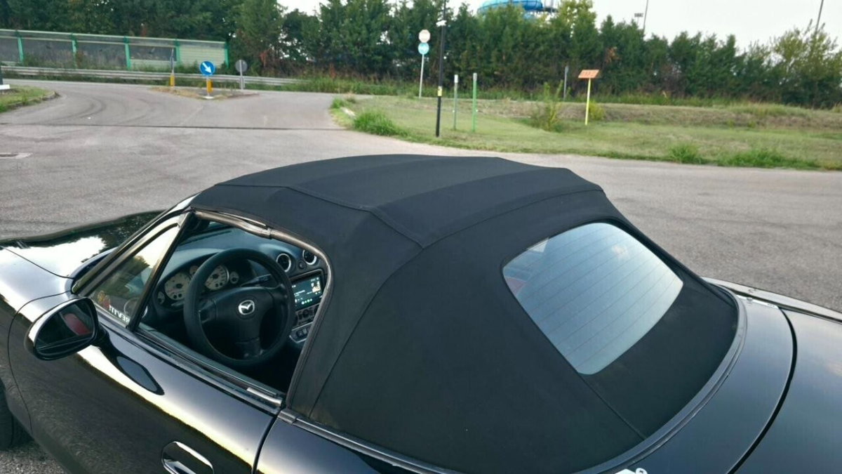 Mazda MX-5 1.8i 16V cat Backstage (6)