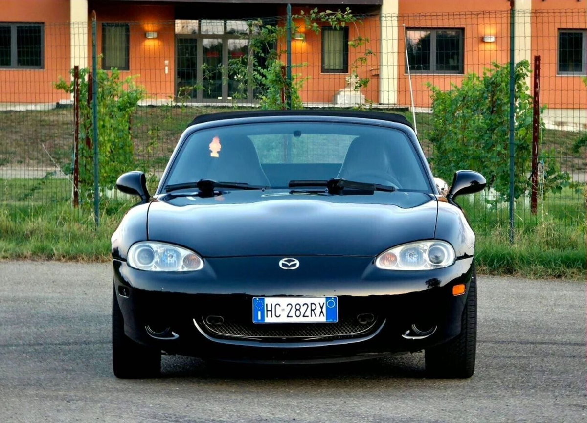 Mazda MX-5 1.8i 16V cat Backstage (7)
