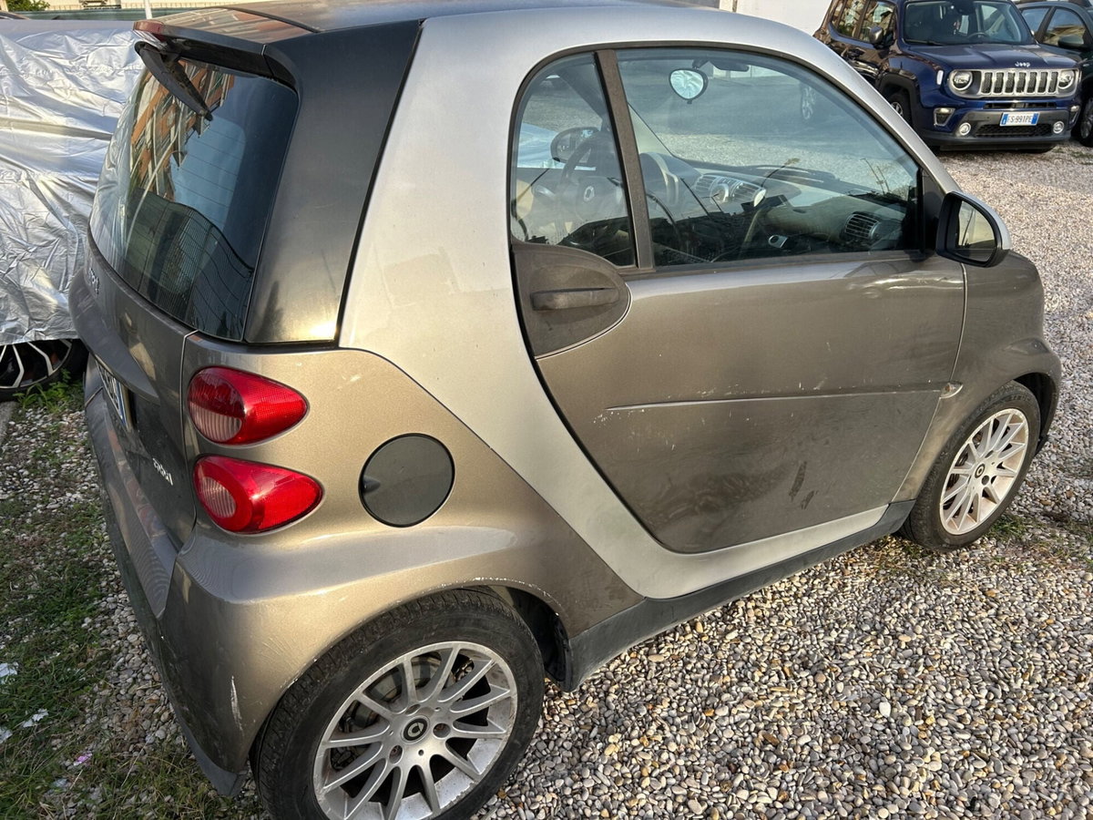 smart Fortwo 1000 52 kW MHD coupé passion (2)