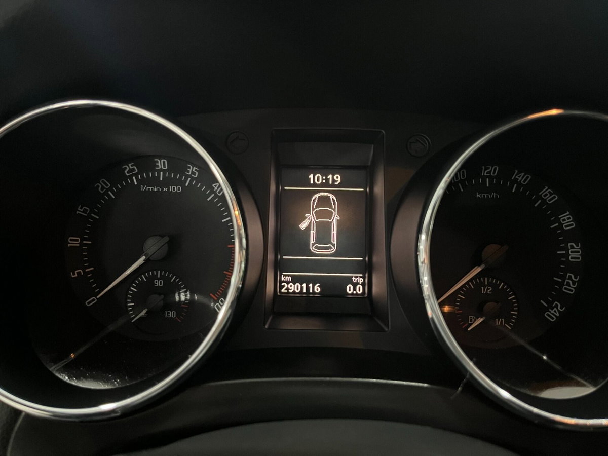 Skoda Yeti 2.0 TDI CR 110CV 4x4 Elegance (13)