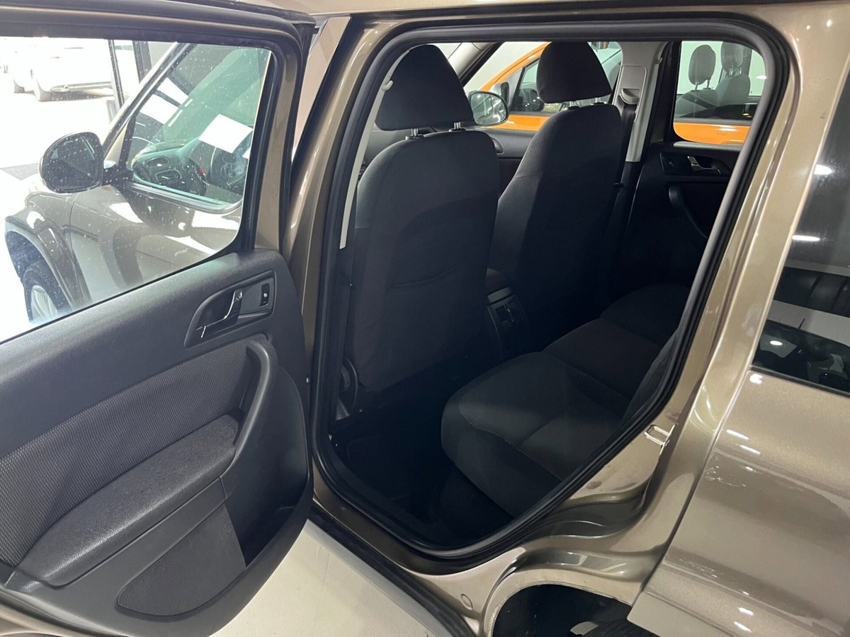 Skoda Yeti 2.0 TDI CR 110CV 4x4 Elegance (18)