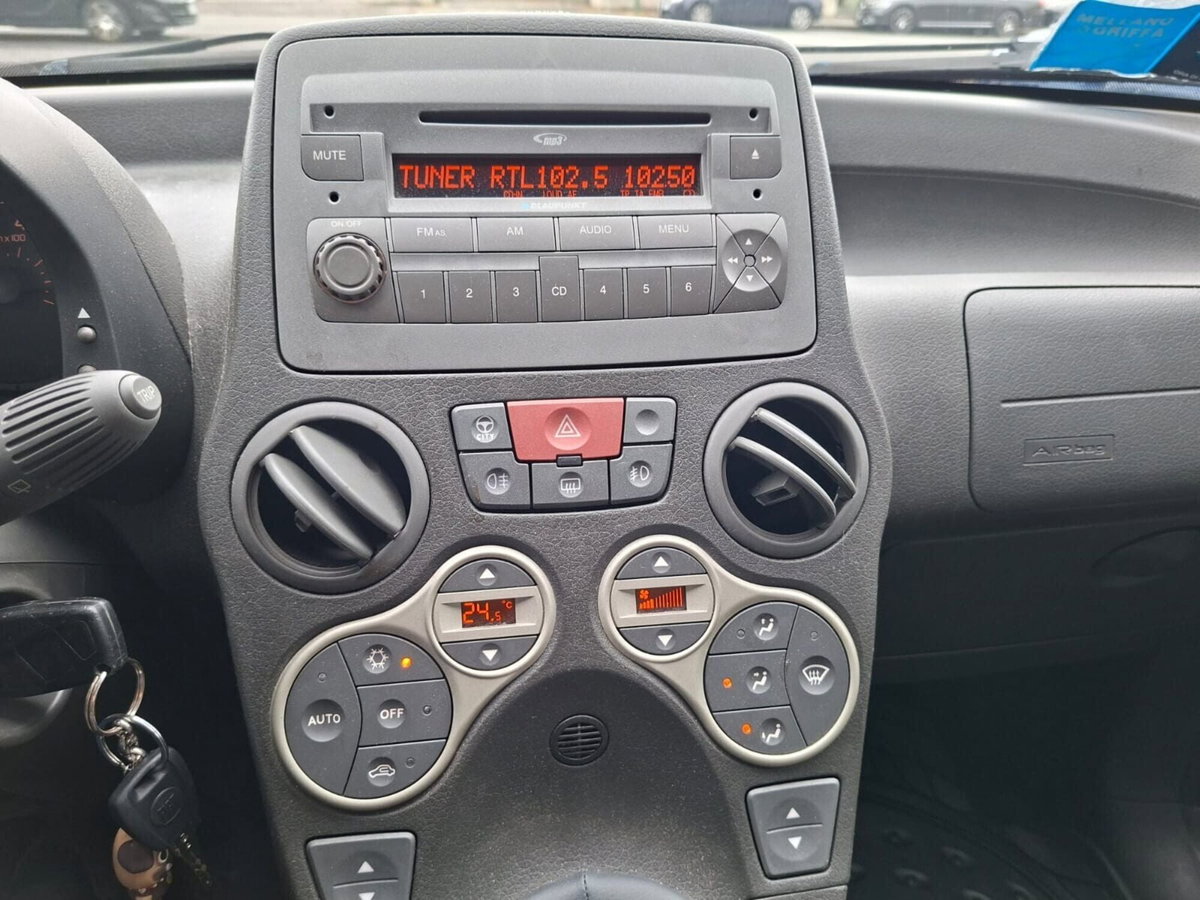 Fiat Panda 1.2 Emotion (7)