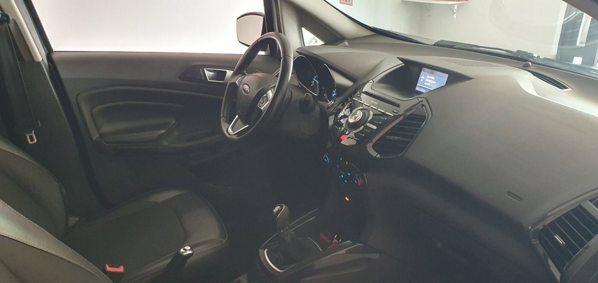 Ford EcoSport 1.5 TDCi 95 CV Titanium S (10)